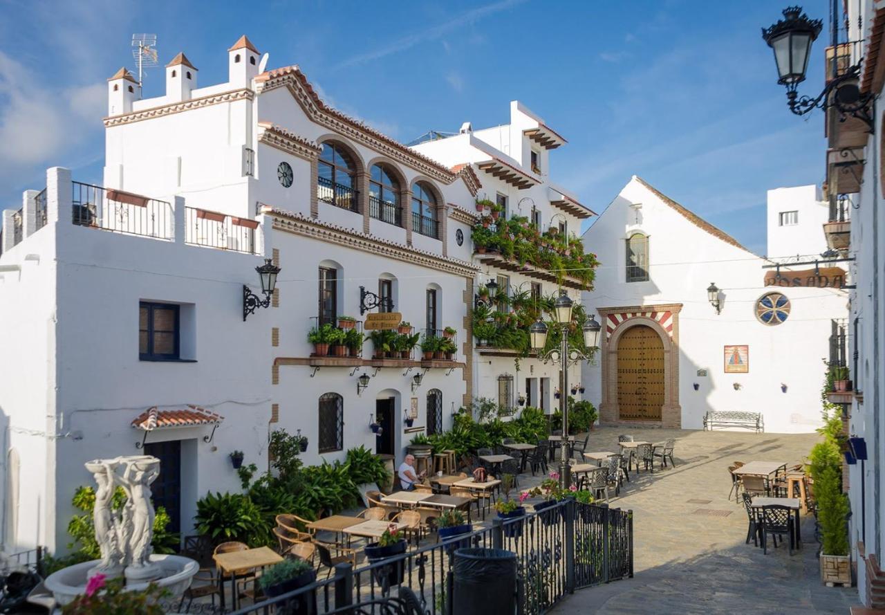 Posada La Plaza Канильяс-де-Альбайда Экстерьер фото
